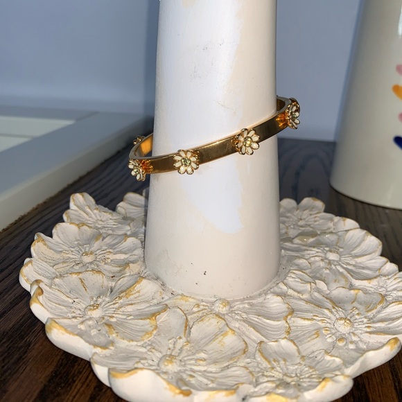 Juicy couture gold and white enamel daisy bangle - Picture 5 of 6